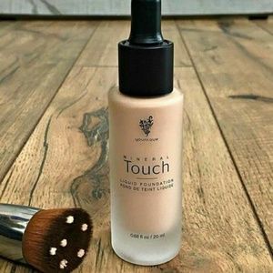 Liquid touch foundation